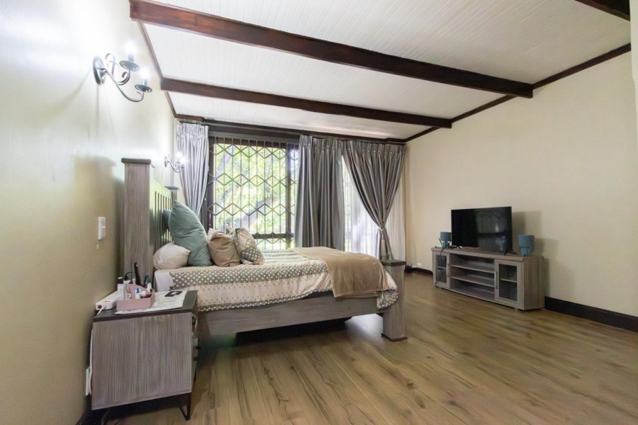 5 Bedroom Property for Sale in Protea Park North West